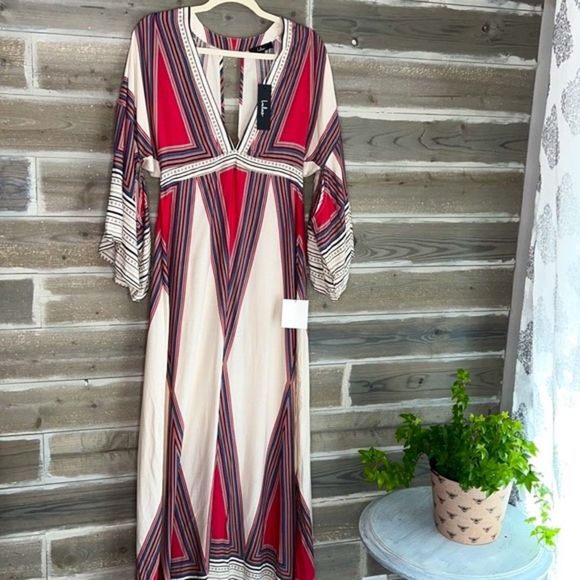 NWT Lulus V-Neck Maxi Dress - Picture 1 of 7